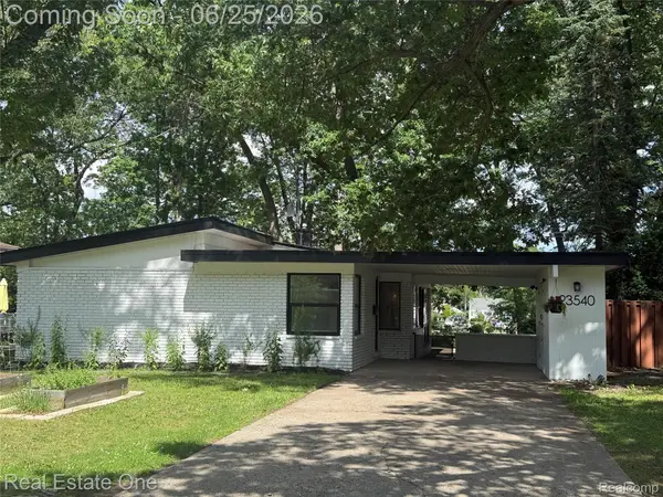 23540 Majestic, OakPark, MI 48237