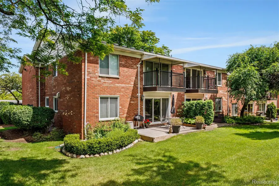 2426 Mulberry Square #55, Bloomfield Hills, MI 48302 - #3