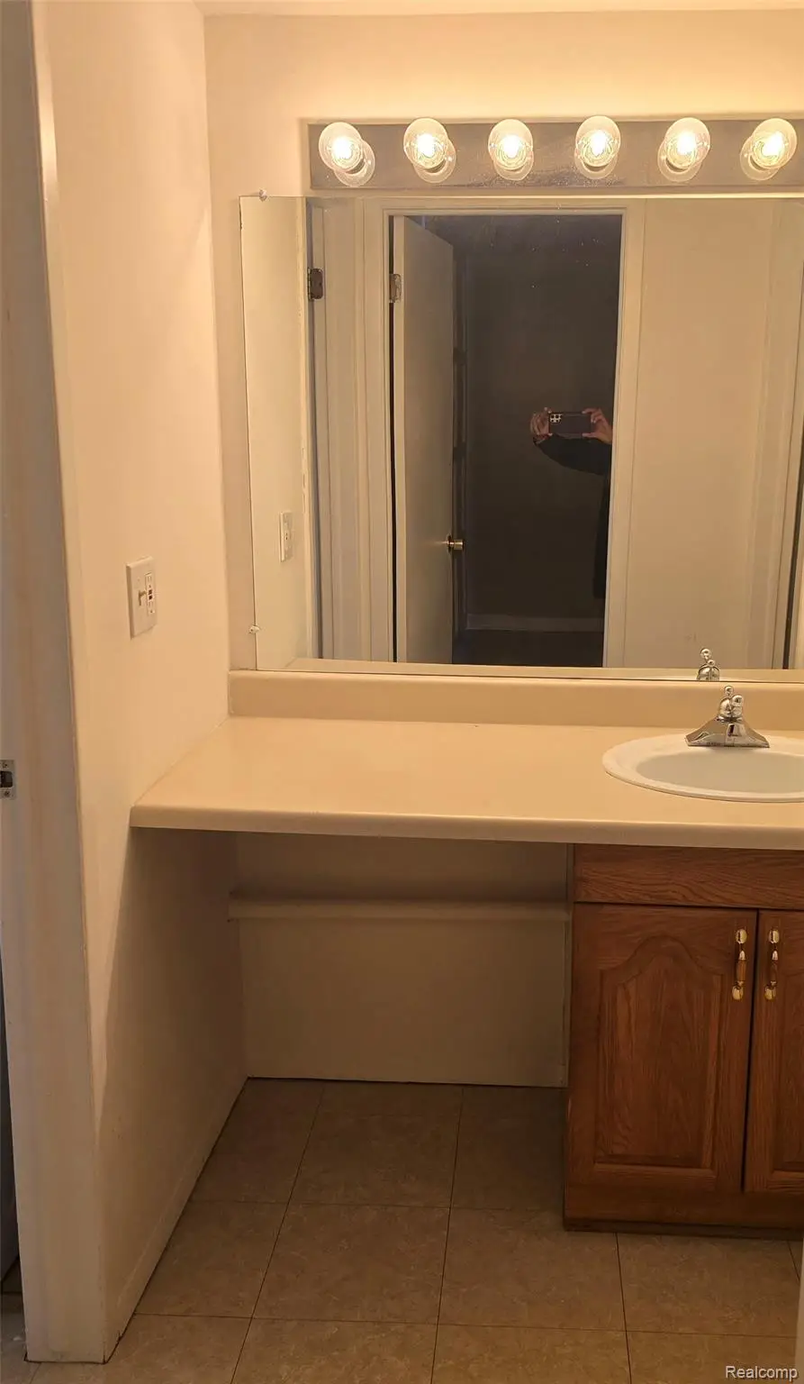 833 Bloomfield Village Boulevard #C, Auburn Hills, MI 48326 - #2