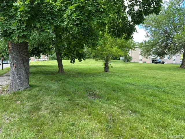 122 Washington Street, Pontiac, MI 48341 - #2
