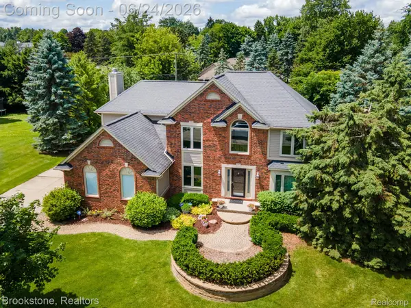 3812 Kossuth Road, LakeOrion, MI 48360