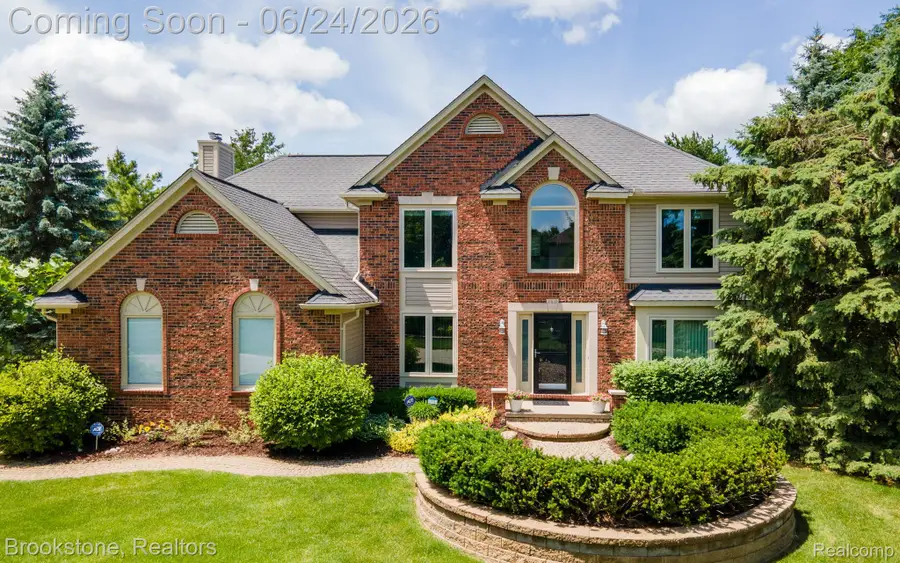 3812 Kossuth Road, Lake Orion, MI 48360 - #2