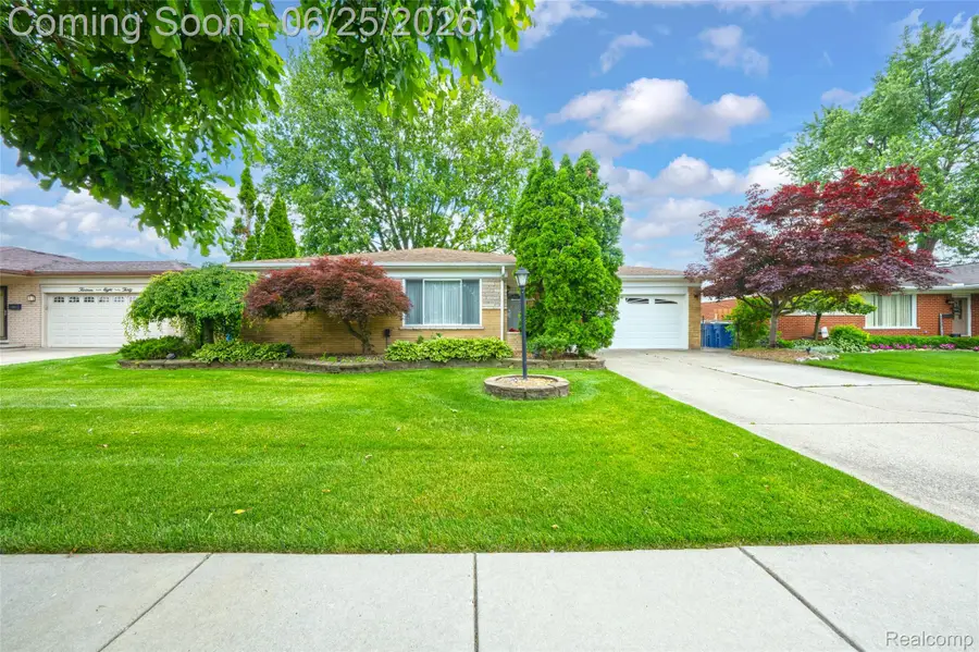 13818 Collins Drive, Warren, MI 48088 - #2