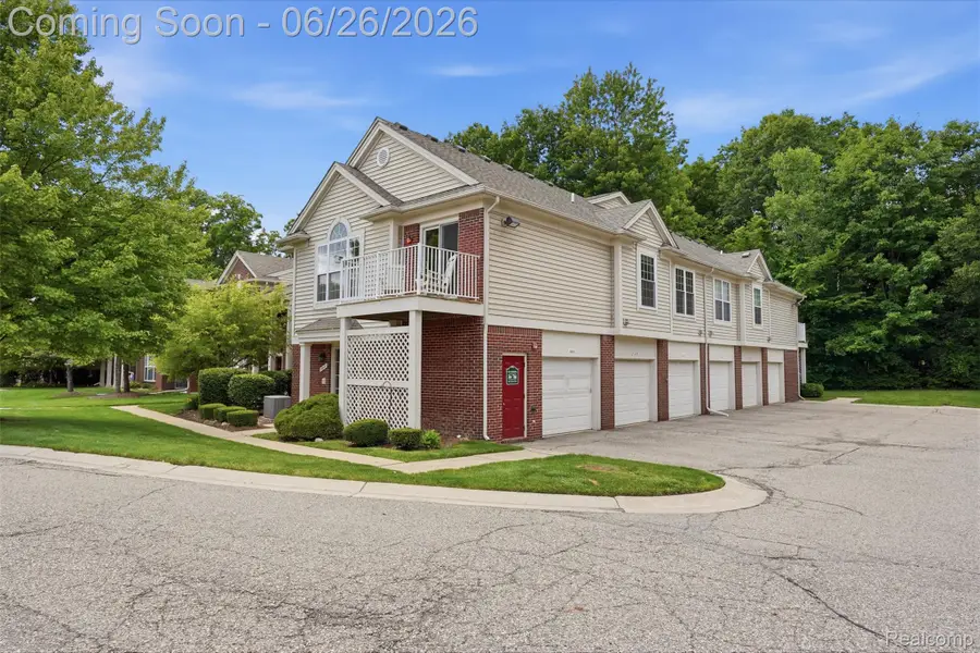 1668 Deepwood Circle, Rochester, MI 48307 - #2