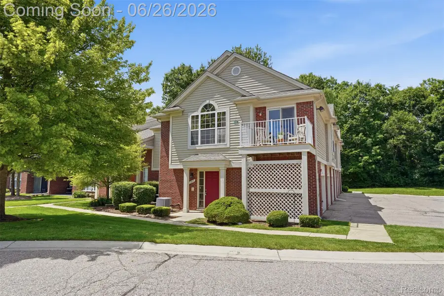1668 Deepwood Circle, Rochester, MI 48307 - #3