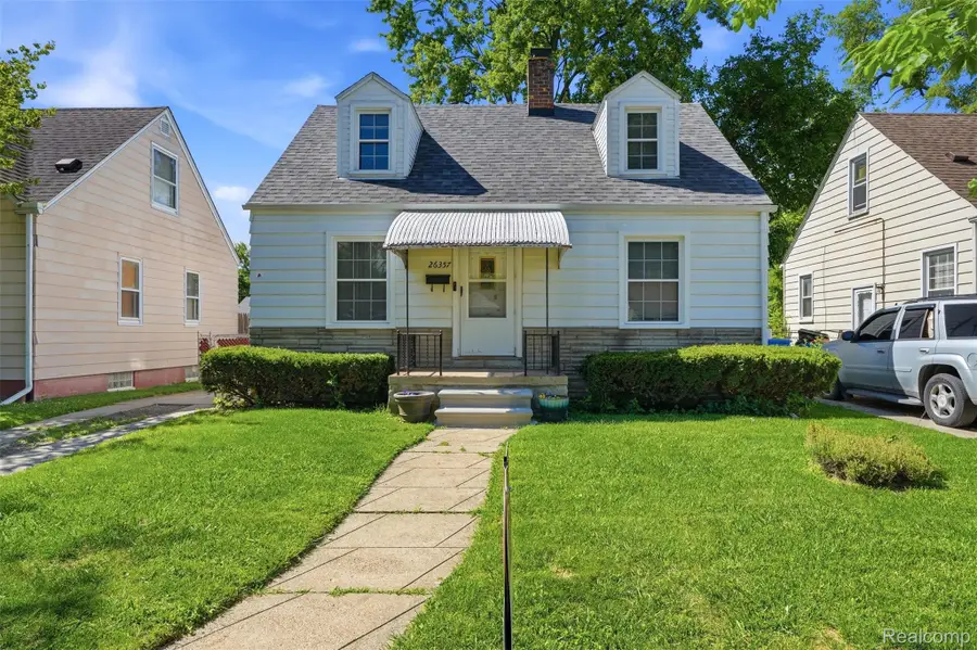 26357 Eton Avenue, Dearborn Heights, MI 48125 - #2
