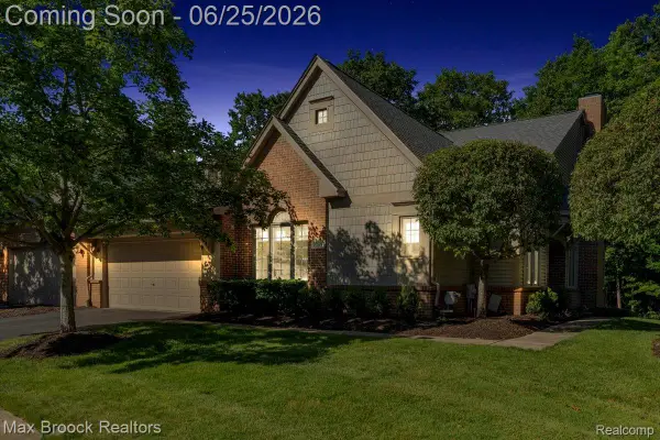 7330 Crackling Creek Circle #4, WestBloomfield, MI 48322