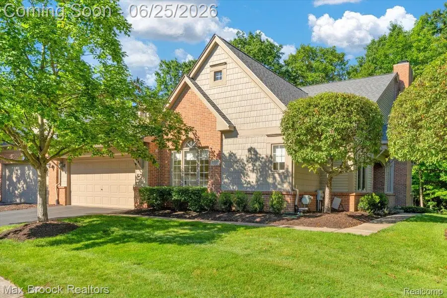 7330 Crackling Creek Circle #4, West Bloomfield, MI 48322 - #2