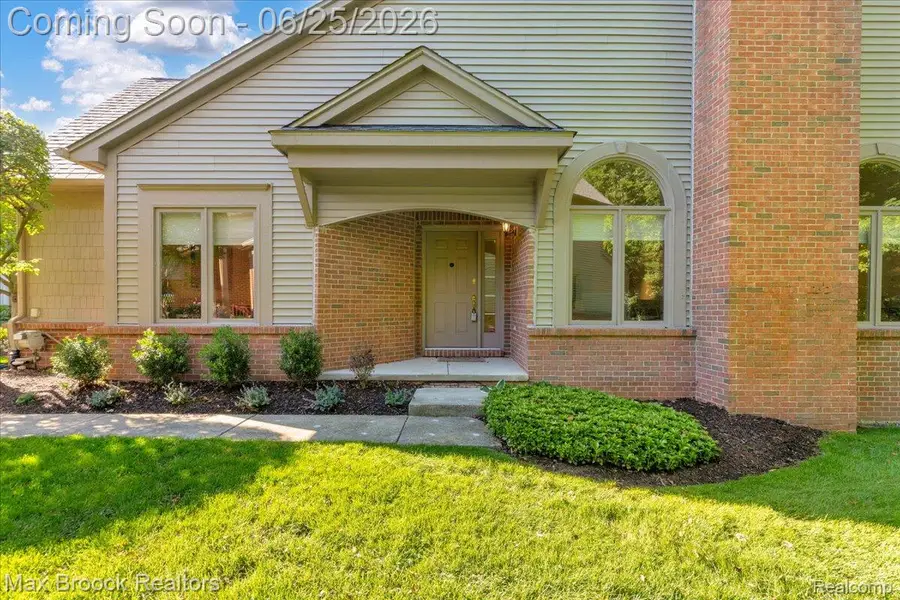7330 Crackling Creek Circle #4, West Bloomfield, MI 48322 - #3