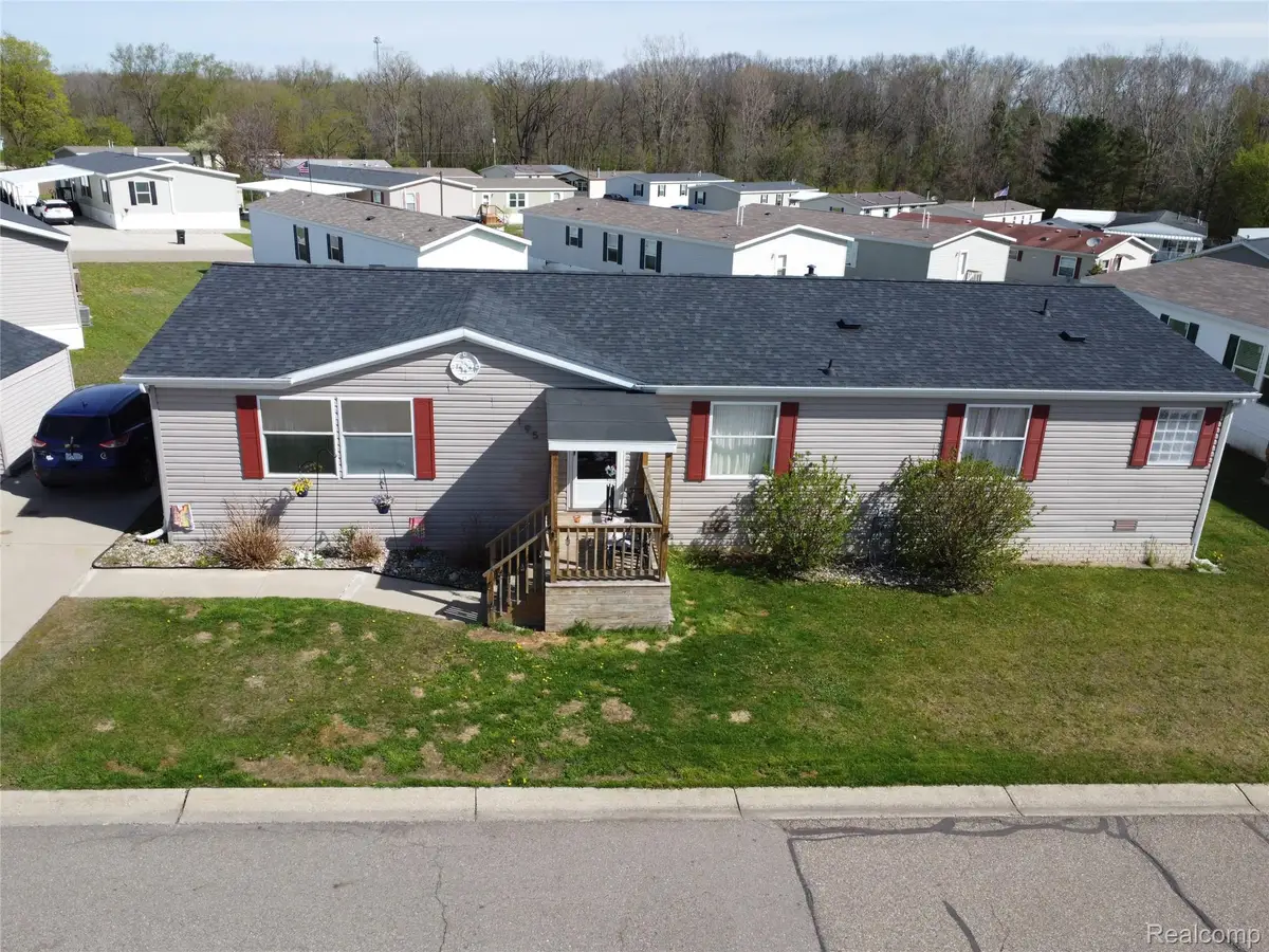 195 Apollo, Flushing, MI 48433 - #1