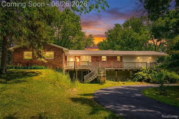 4200 Angels Pass, Pinckney, MI 48169
