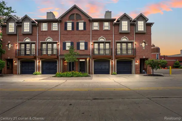 22146 W Village, Dearborn, MI 48124
