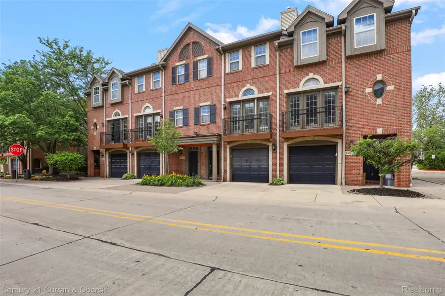 22146 W Village, Dearborn, MI 48124 - #2
