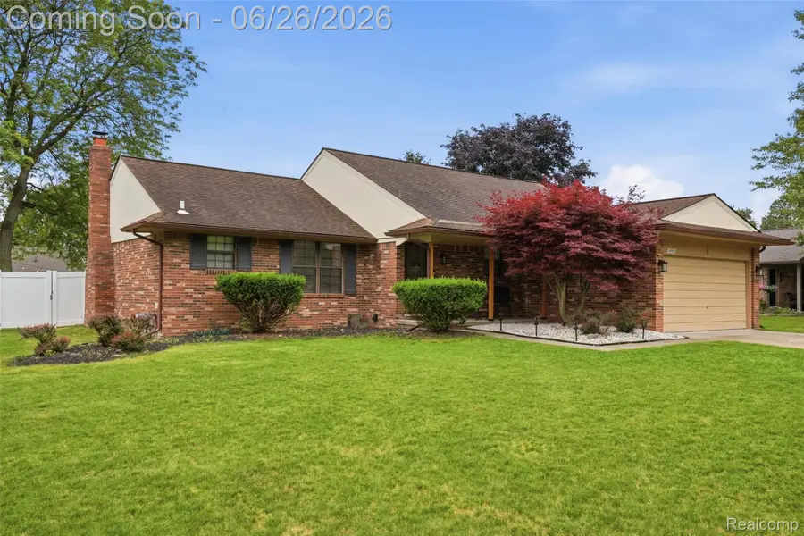 38833 Reo Drive, Livonia, MI 48154 - #2