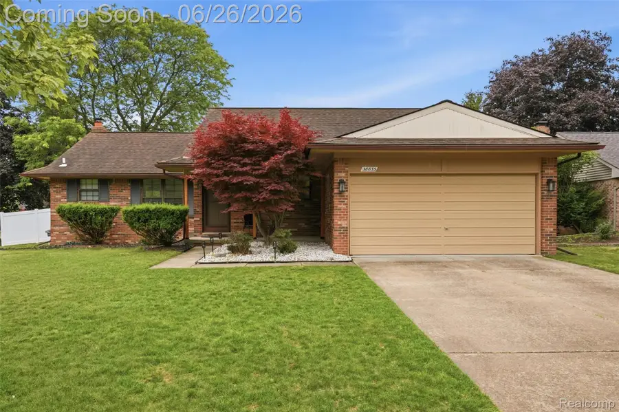 38833 Reo Drive, Livonia, MI 48154 - #3