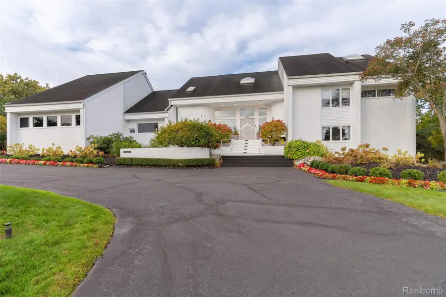 3802 Columbia Drive, Bloomfield, MI 48302 - #2