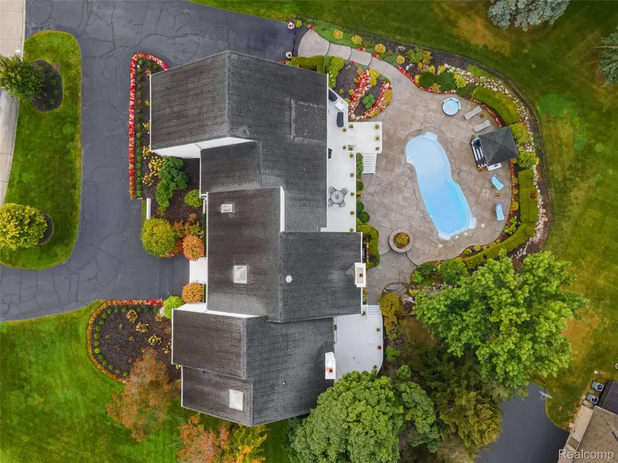 3802 Columbia Drive, Bloomfield, MI 48302 - #3