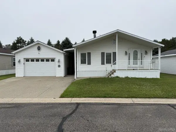 9 Brookfield, SwartzCreek, MI 48473