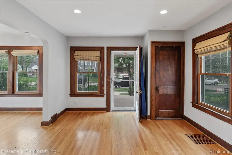 22265 Nowlin Street, Dearborn, MI 48124 - #3