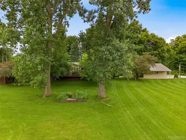 1995 Mitchell Lake Road, Attica, MI 48412