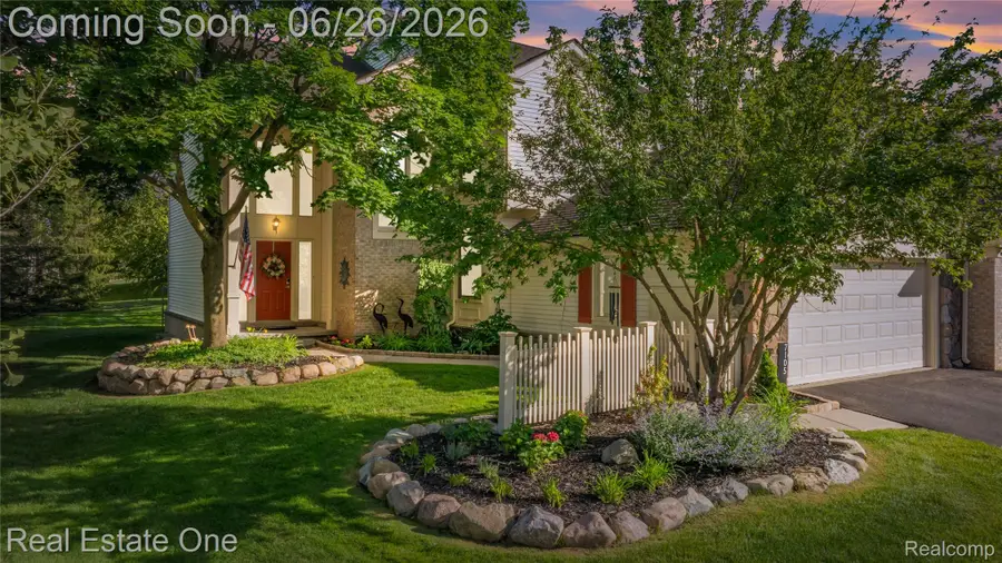 7105 Winding Brook Court, West Bloomfield, MI 48322 - #2