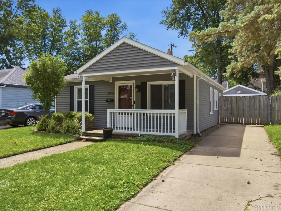 2204 Brockton Avenue, Royal Oak, MI 48067 - #2