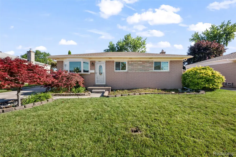 15641 Common Road, Roseville, MI 48066 - #2