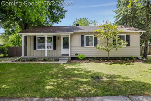 309 Crescent Avenue, Holly, MI 48442