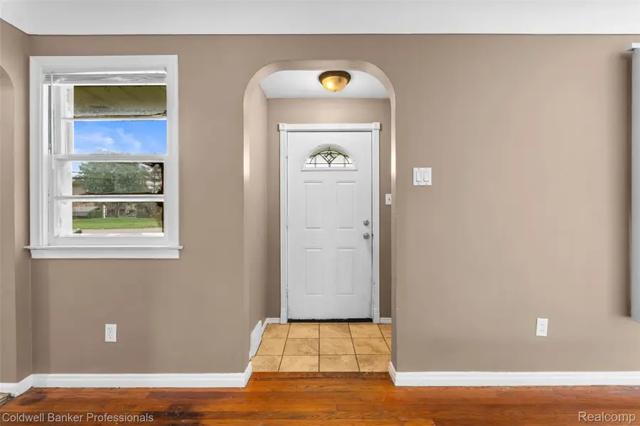 29715 Utica Road, Roseville, MI 48066 - #3