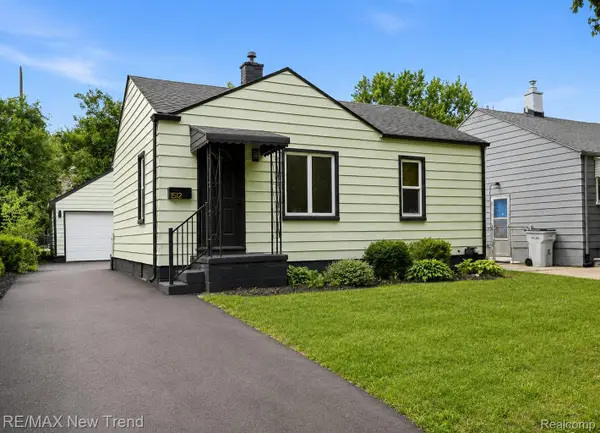 1512 E Maxlow Avenue, HazelPark, MI 48030