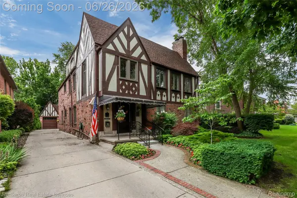 764 Harcourt Road, GrossePointePark, MI 48230