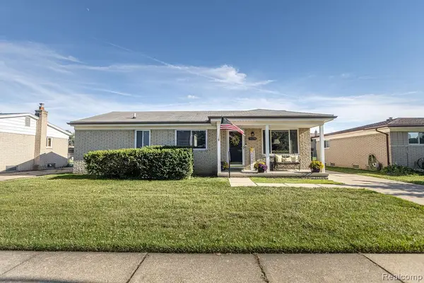 15270 Cambridge Drive, Fraser, MI 48026