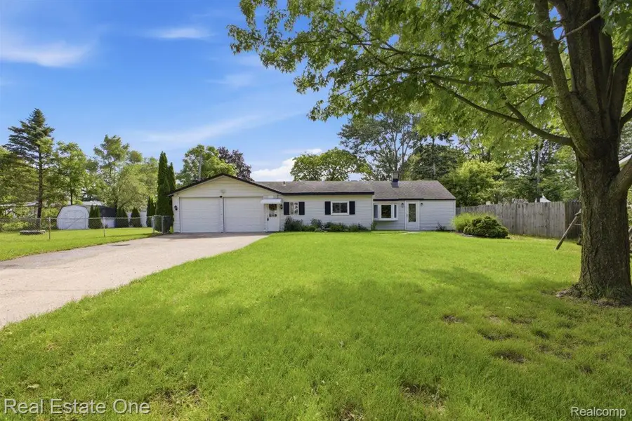 3003 Longview Avenue, Rochester Hills, MI 48307 - #2