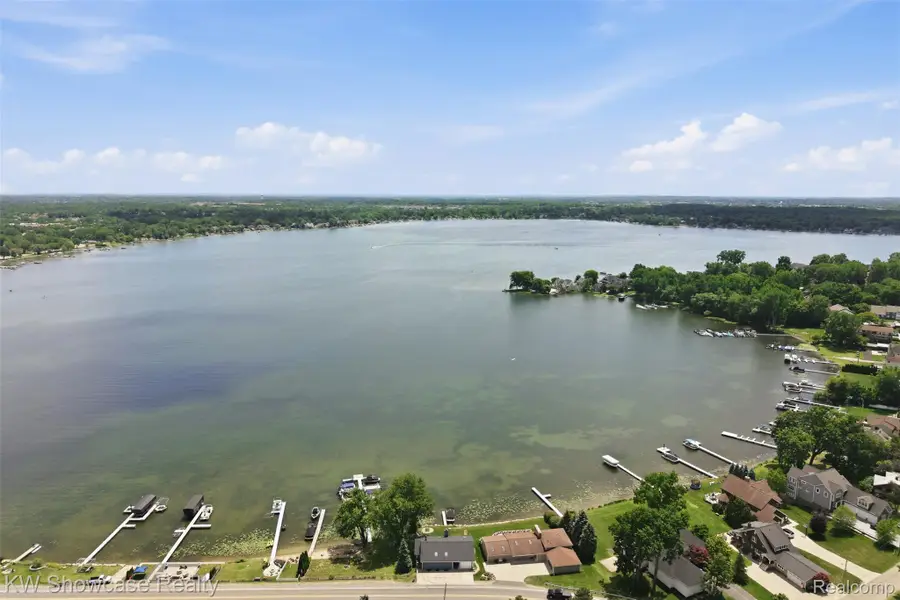 301 S Pontiac Trail, Walled Lake, MI 48390 - #3