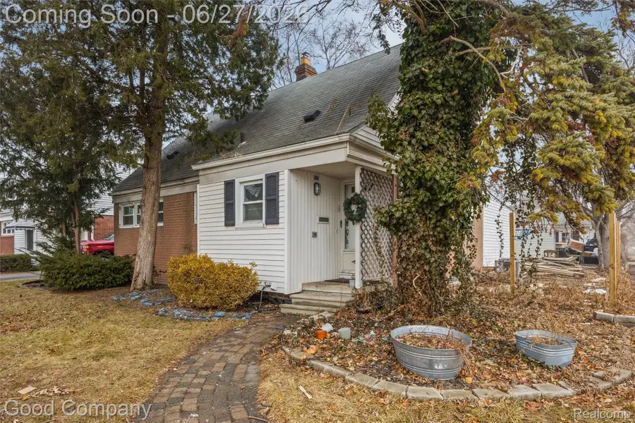 20315 Lancaster Street, Harper Woods, MI 48225 - #3