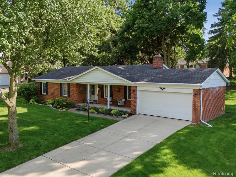 36829 Lansbury Lane, Farmington, MI 48335 - #2