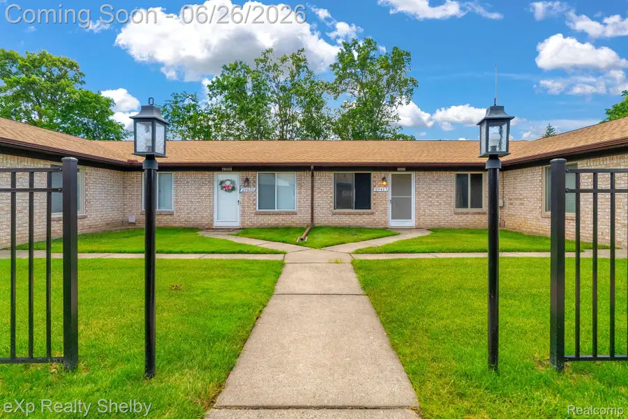 29417 Park Place Drive, Warren, MI 48093 - #2