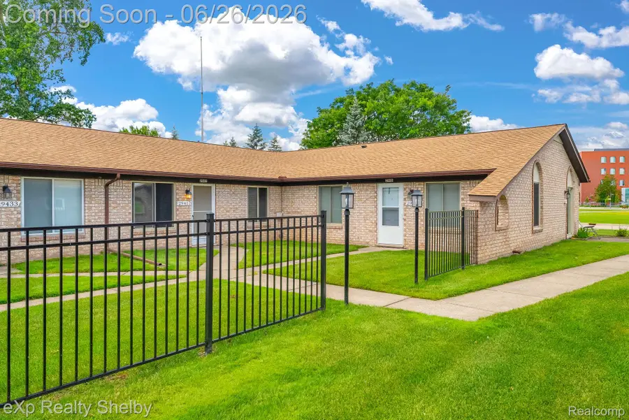 29417 Park Place Drive, Warren, MI 48093 - #3