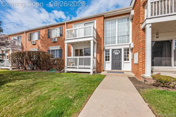 2400 Parmenter Boulevard #104, RoyalOak, MI 48073