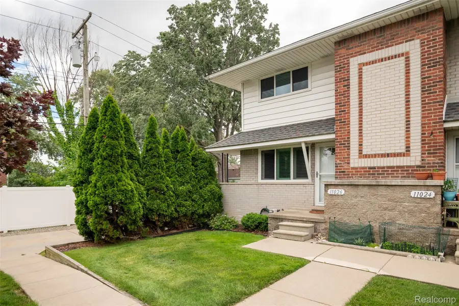 11026 Middlebelt Road, Livonia, MI 48150 - #2