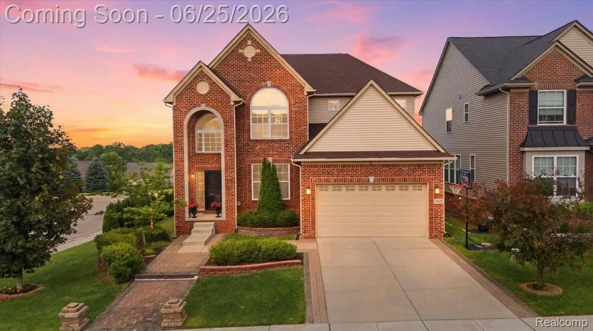 4810 E Stonegate Circle, Lake Orion, MI 48359 - #1
