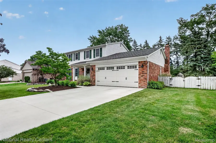 19682 Stamford Drive, Livonia, MI 48152 - #2