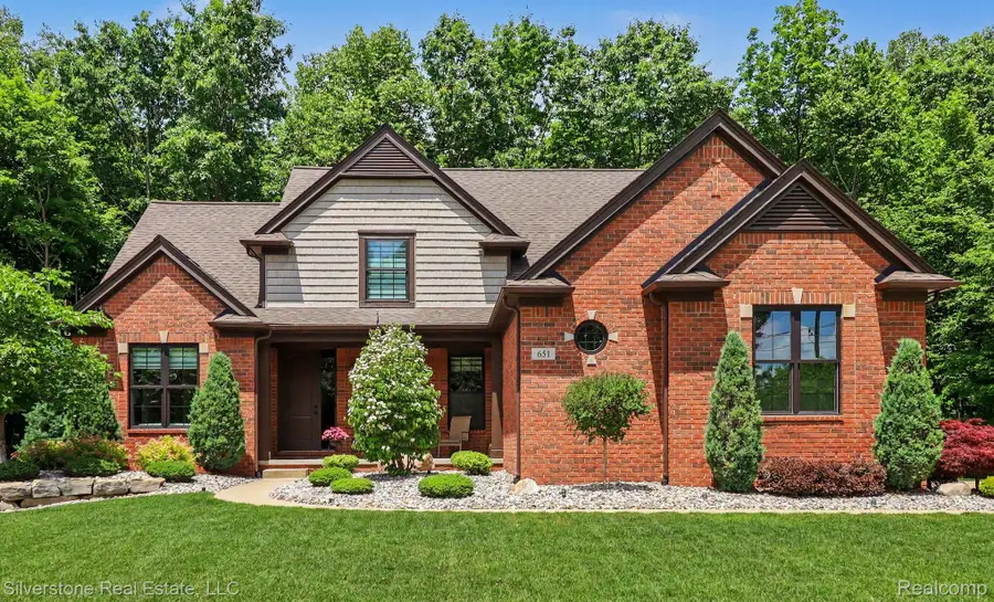 651 Wynstone Circle N, Oakland, MI 48363 - #2