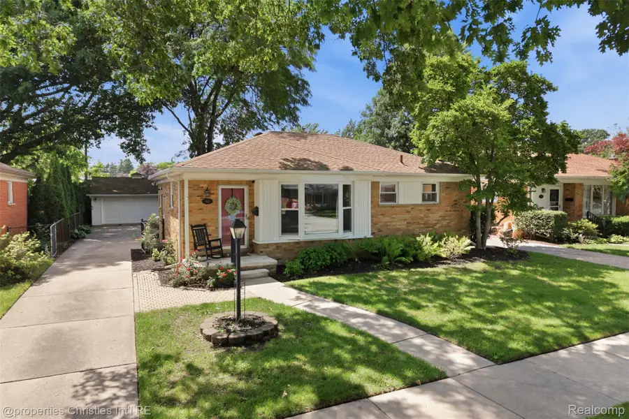 9001 Perrin Street, Livonia, MI 48150 - #2