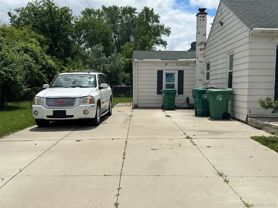 29009 Dawson Street, Garden City, MI 48135 - #2