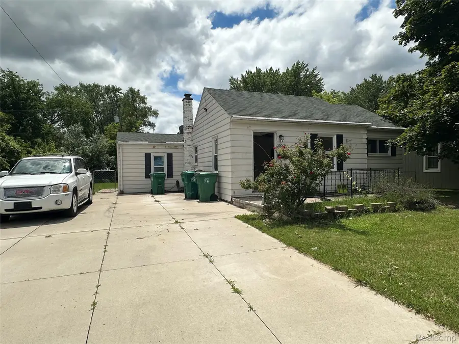29009 Dawson Street, Garden City, MI 48135 - #3