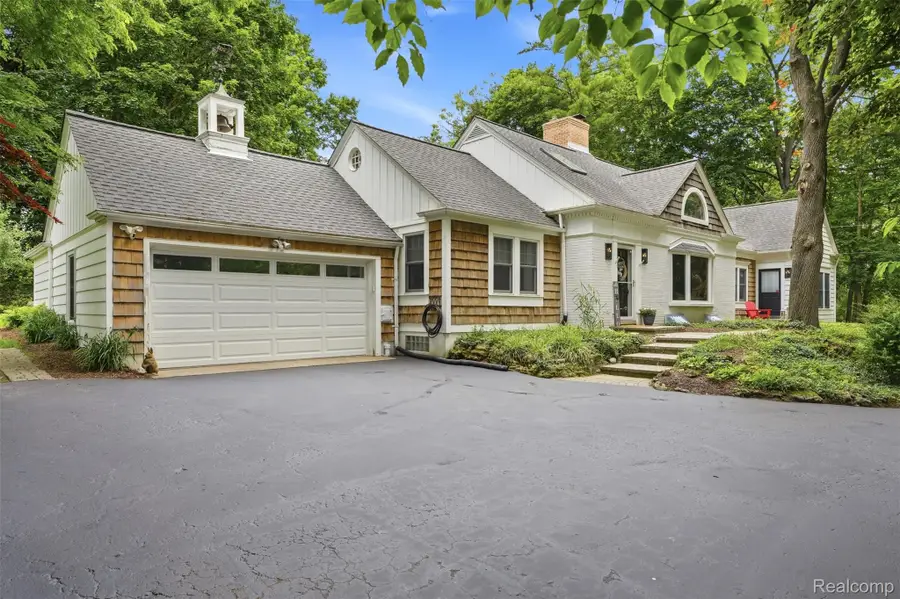 27310 Crestwood Drive, Franklin, MI 48025 - #2