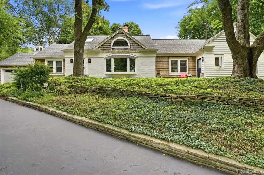 27310 Crestwood Drive, Franklin, MI 48025 - #3