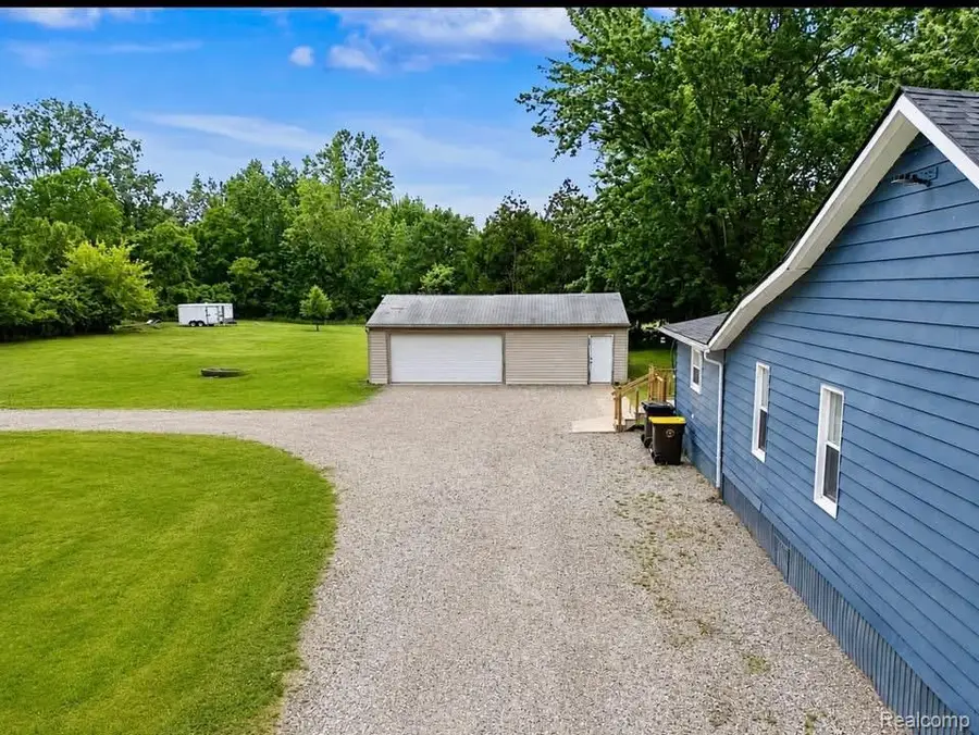 3004 Vreeland Road, Trenton, MI 48183 - #2