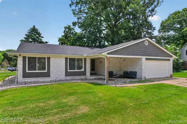748 Randall Drive, Troy, MI 48085